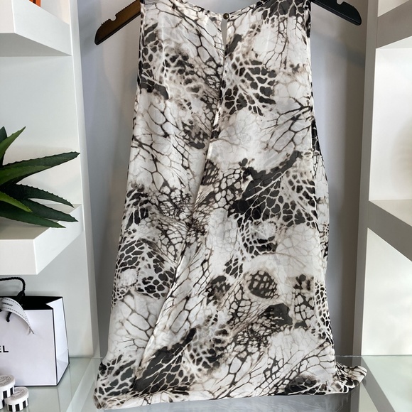 ✨CAMEO & MYTH TOP NWOT - Picture 7 of 10